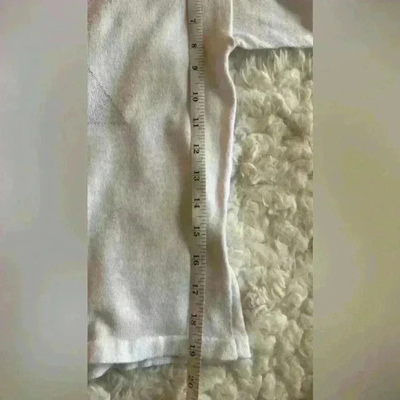 Michael Kors women’s white knit sweater - Picture 14 of 14